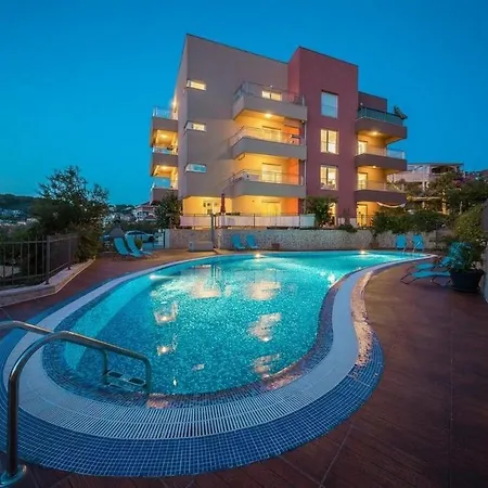 With A Swimming Pool Okrug Gornji, Ciovo - 22587 Apartment *
