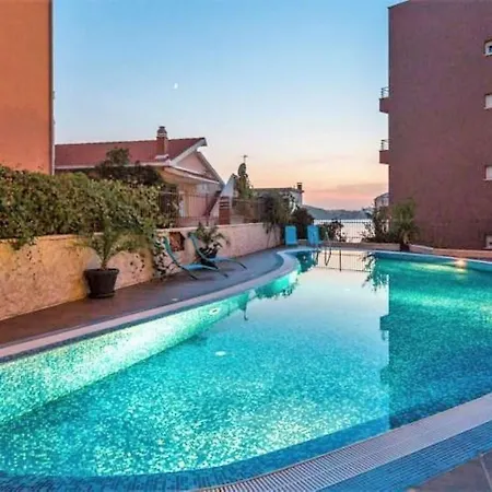 Apartment With A Swimming Pool Okrug Gornji, Ciovo - 22587