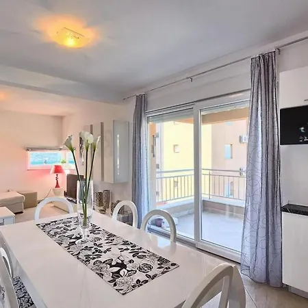 With A Swimming Pool Okrug Gornji, Ciovo - 22587 Apartment