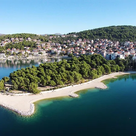 Family-friendly With Swimming Pool Okrug Gornji, Ciovo - 22587 * Trogir
