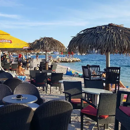 With A Swimming Pool Okrug Gornji, Ciovo - 22587 شقة تروغير