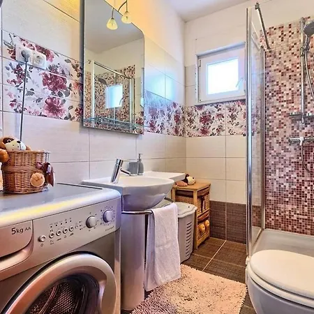 Family-friendly With Swimming Pool Okrug Gornji, Ciovo - 22587 Apartmán